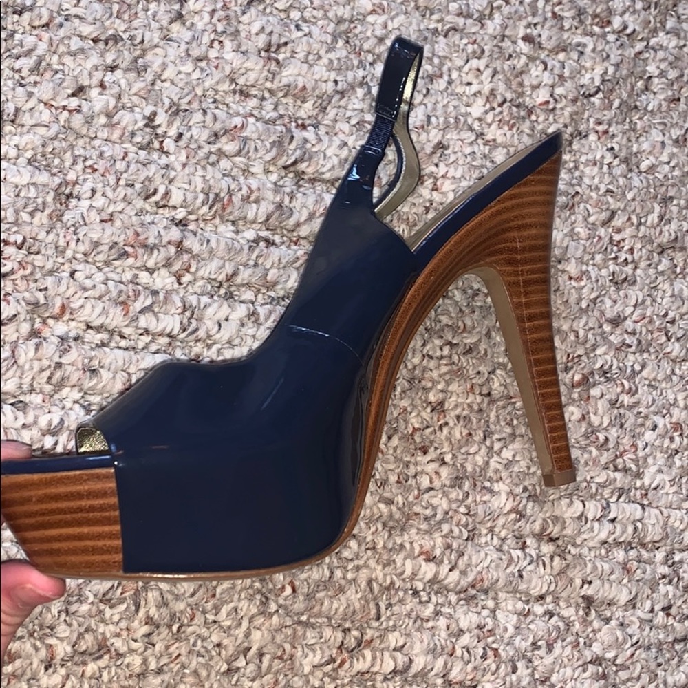 Heels - Picture 4 of 4